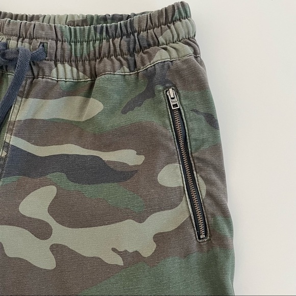 ⭐️HP⭐️ Aritzia TNA Alix Camouflage Joggers Pant - Picture 4 of 11